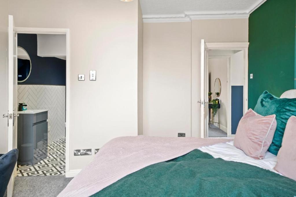 Deluxe 5 Bed In Central Whitby - Parking - Hot Tub Esterno foto