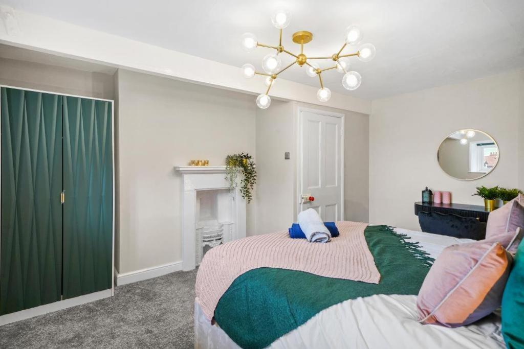 Deluxe 5 Bed In Central Whitby - Parking - Hot Tub Esterno foto