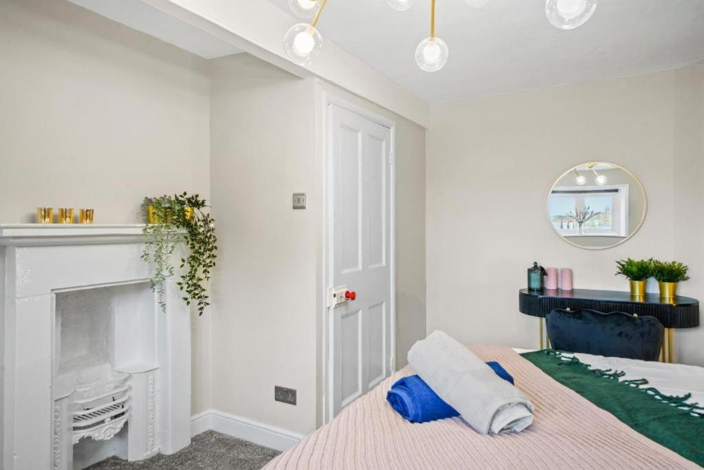 Deluxe 5 Bed In Central Whitby - Parking - Hot Tub Esterno foto