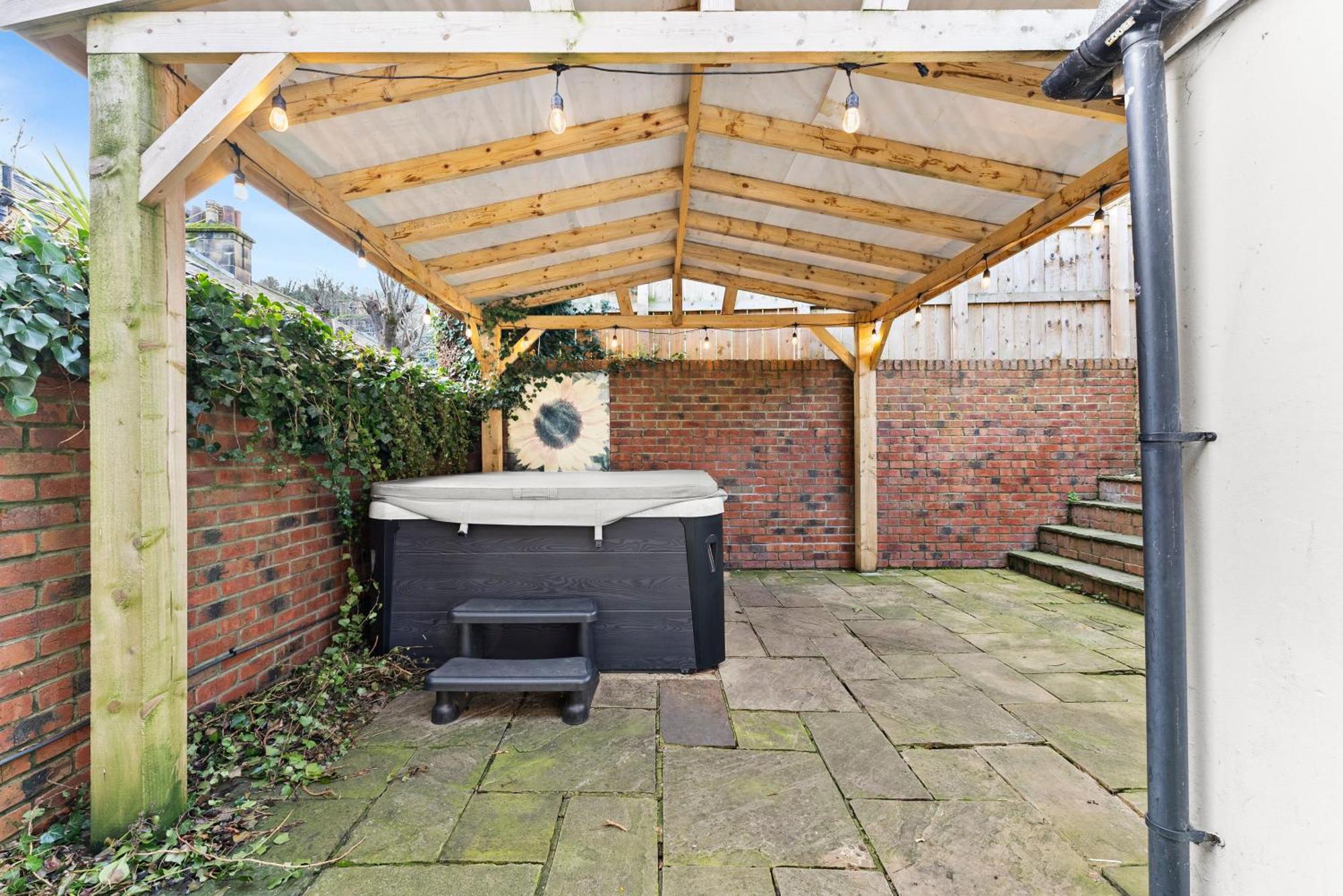 Deluxe 5 Bed In Central Whitby - Parking - Hot Tub Esterno foto